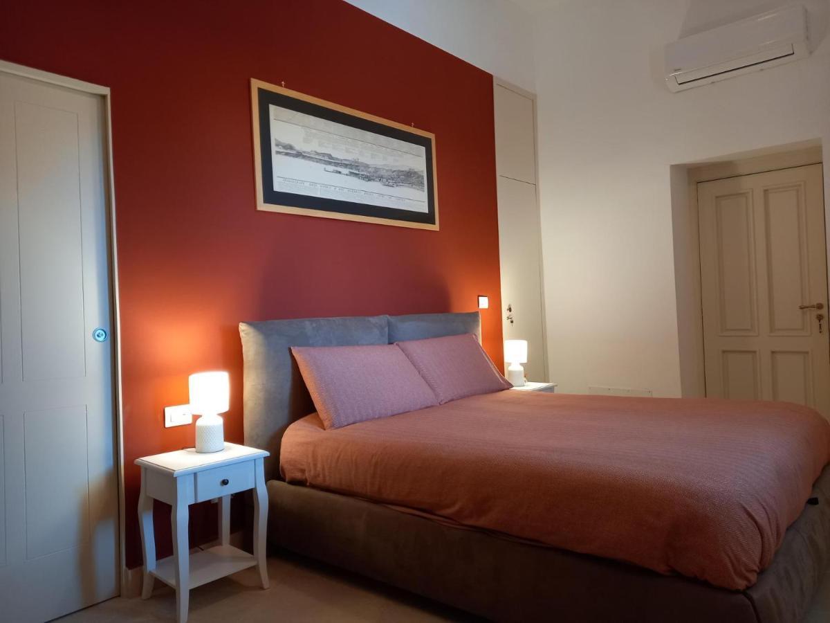 Le Petit Palais - Naples Bed & Breakfast ภายนอก รูปภาพ